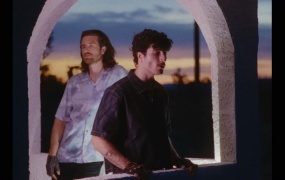 Fly By Midnight - Running(MKV-314M)