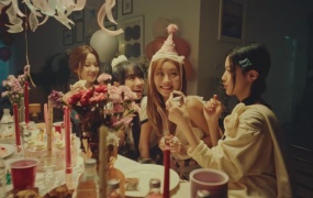 KISS OF LIFE - Painting (Special Video)(MKV-247M)