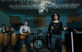 LEE CHANHYUK - 멸종위기사랑 Endangered Love(MKV-460M)