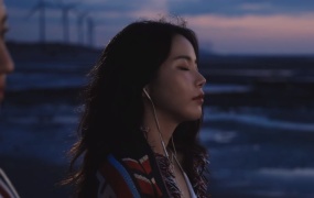 Solar - Floating Free (Korean Ver.)(MKV-327M)