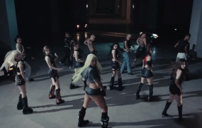 Pabllo Vittar, NMIXX - MEXE(MKV-315M)