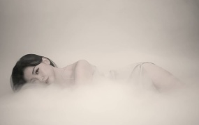 YOYOMI - Love is a beautiful sad color(MKV-257M)