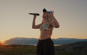 Zara Larsson - Midnight Sun (Live)(MKV-215M)
