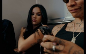 Maggie Lindemann - split(MKV-158M)