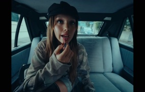 Sarah Toscano - Met Gala(MKV-201M)