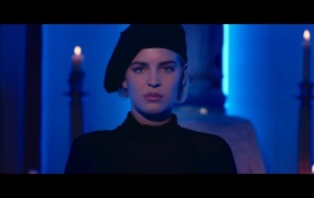 Anne-Marie - Alarm (Master-ProRes-4.99G)