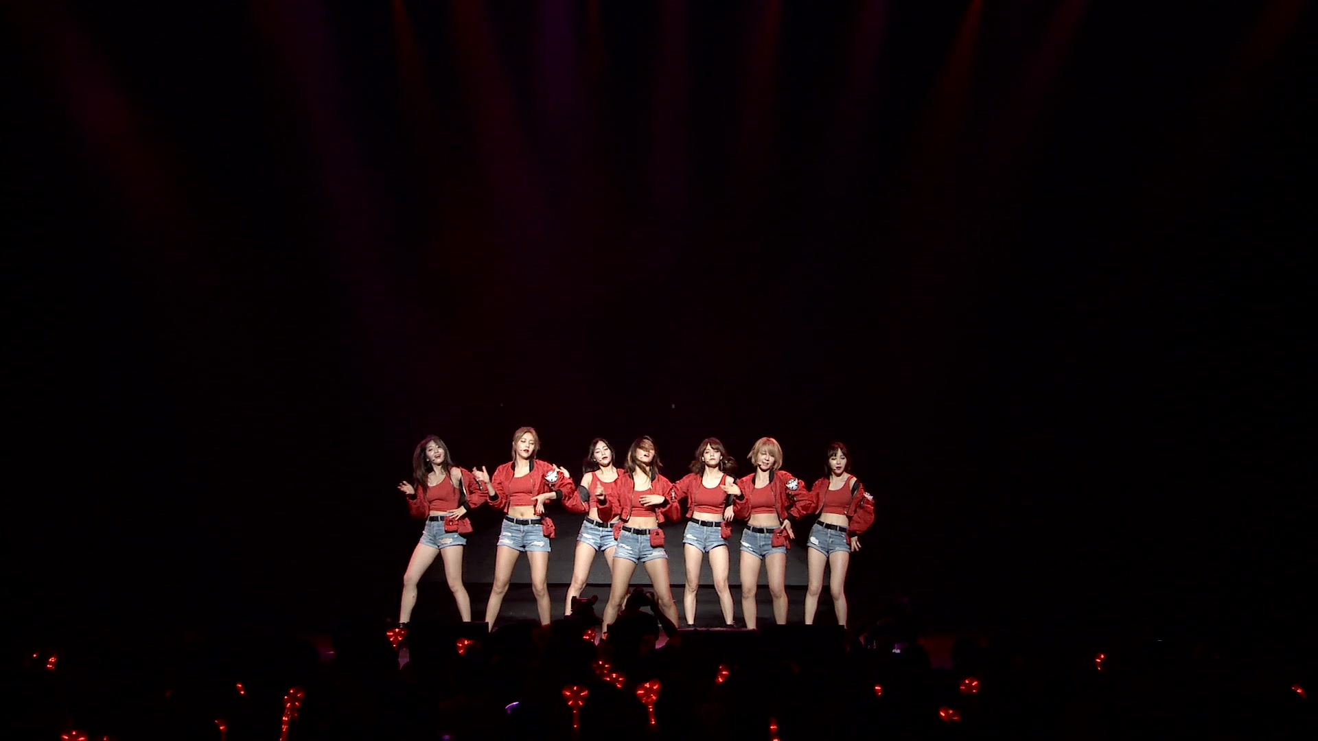 AOA-Summer_Concert_in_Japan_ANGELS_WORLD_2016.mkv_20200915_183027.823