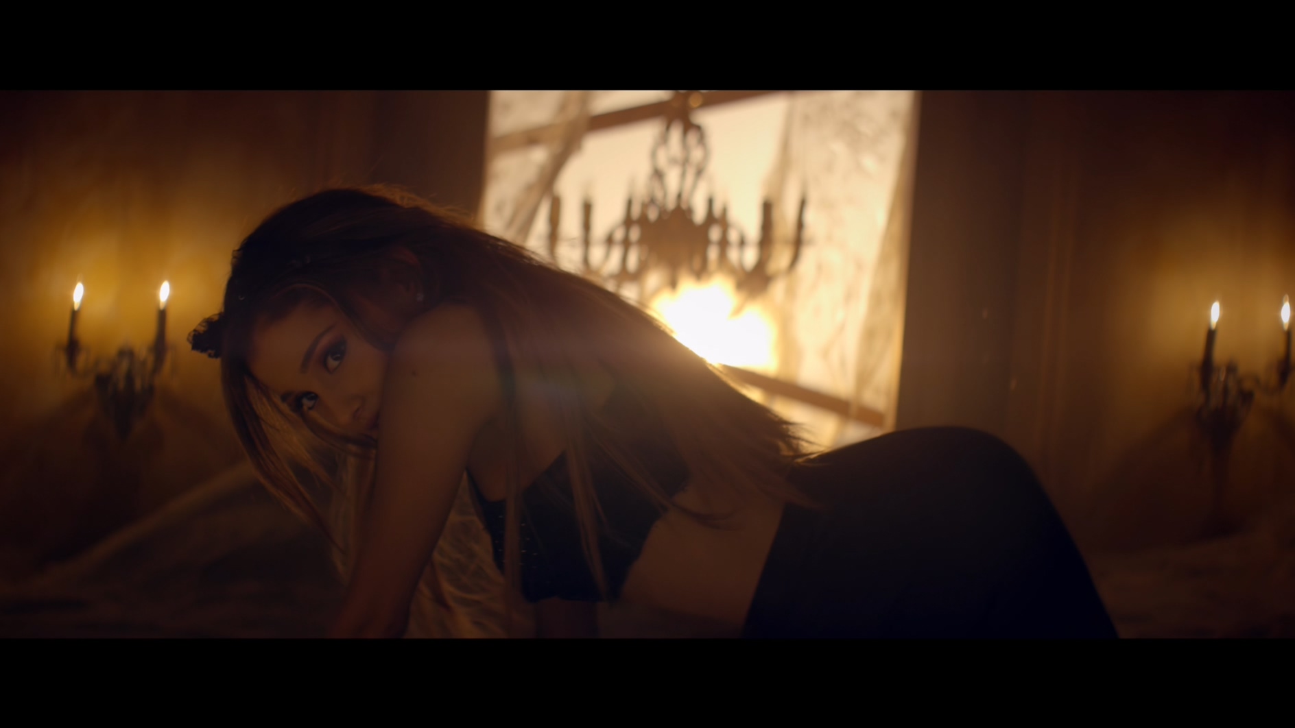 Ariana Grande, The Weeknd - Love Me Harder [Master ProRes 1080p].mov_20201007_120939.703