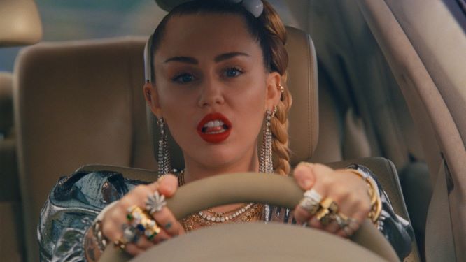 Miley Cyrus (feat. Mark Ronson) - Nothing Breaks Like a Heart.mov_20201029