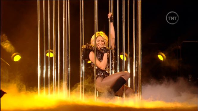 Shakira - She Wolf & Give It All To Me (NBA All Stars).mpg_2020110