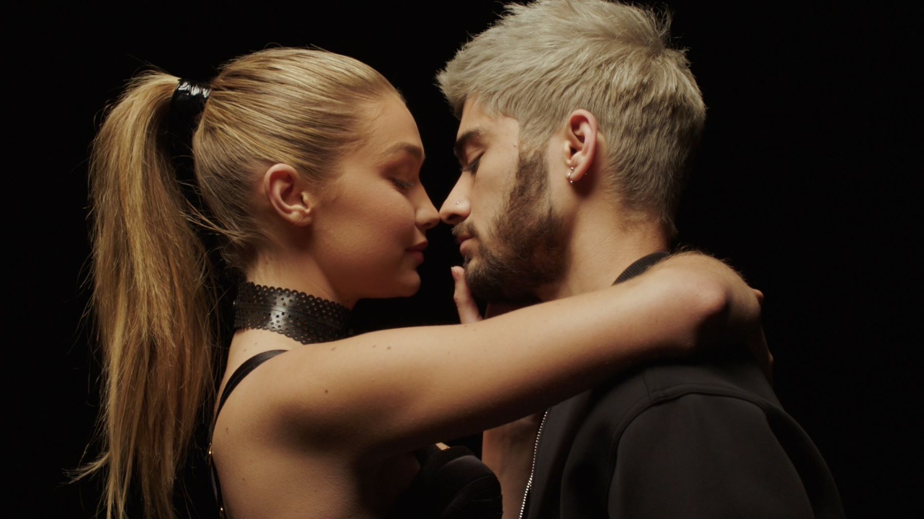 Zayn Malik (ZAYN) - Pillowtalk.mov_20210511_114230.249