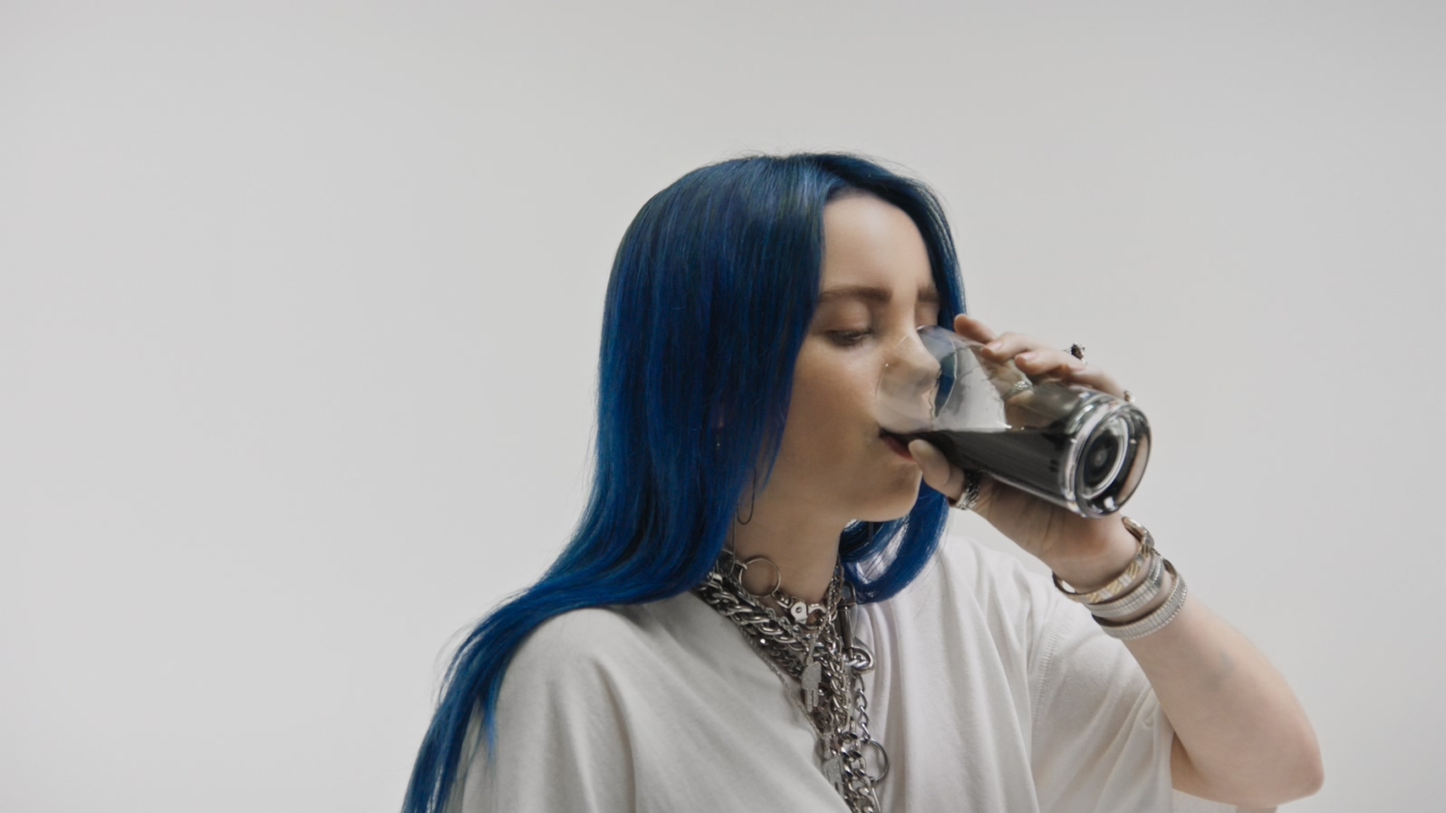 Billie Eilish - When The Party's Over (ProRes-Master-1080P).mov_20210812_200433.350